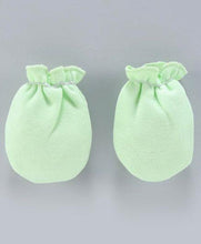 Load image into Gallery viewer, Child World Solid Colour Mittens Green
