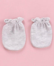 Load image into Gallery viewer, Printed Mittens &amp; Booties Pack of 2 White Grey
