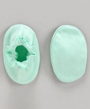 Load image into Gallery viewer, Printed Mittens &amp; Booties Pack of 2 White Green
