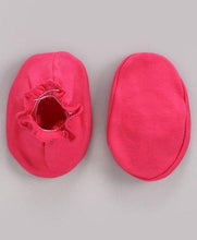 Load image into Gallery viewer, Printed Mittens &amp; Booties Pack of 2 Pink Red
