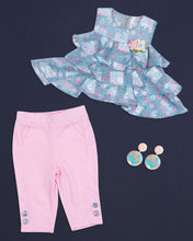 Load image into Gallery viewer, Grey &amp; Pink Top With Capri Set
